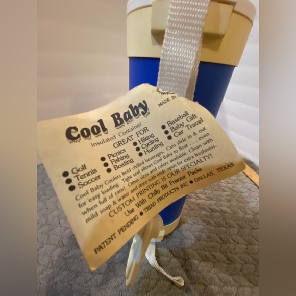 VINTAGE Cool Baby Tube Cooler Insulated Sling CAN CARRIER Hard Plastic w/Clip - Picture 2 of 8